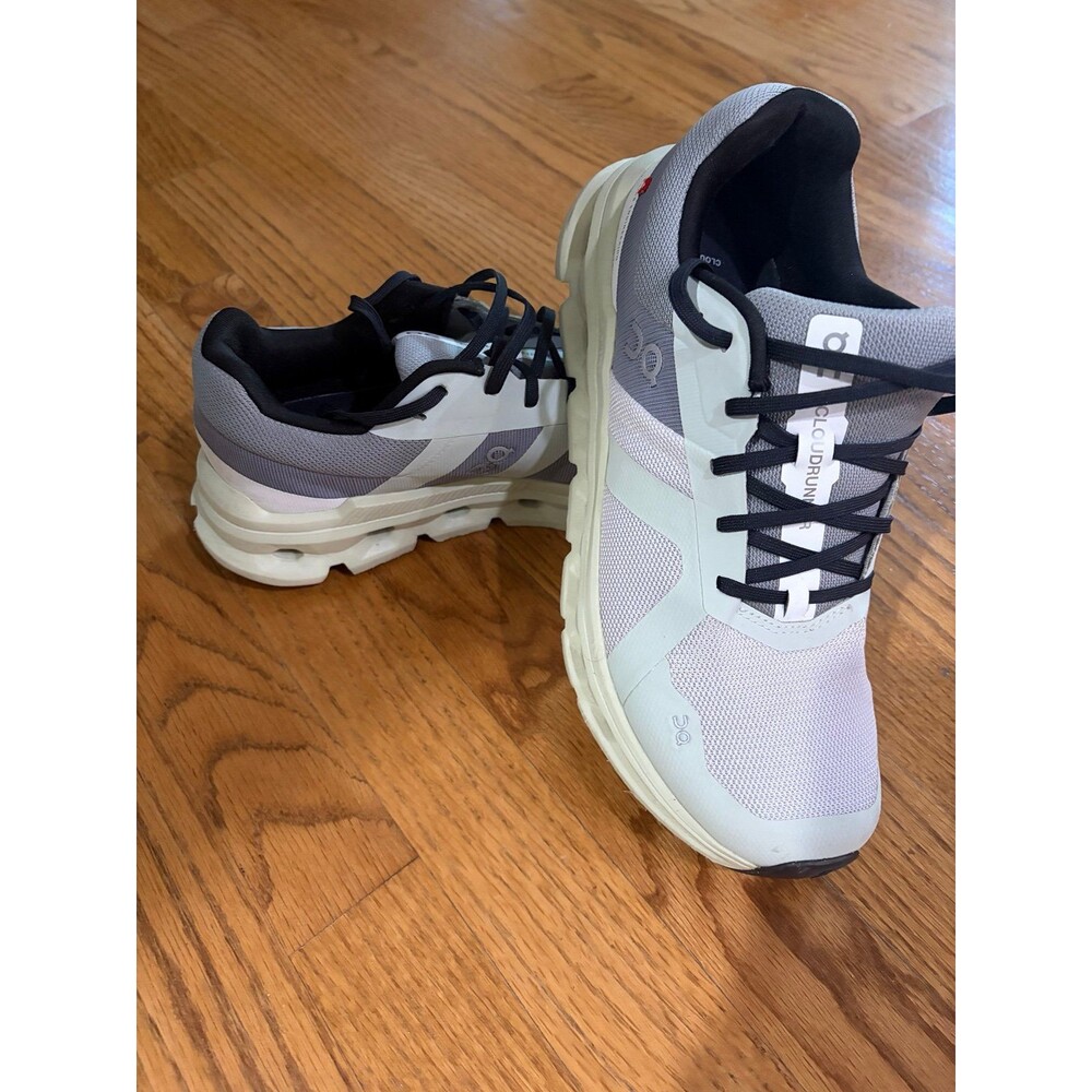 On Cloud Cloudrunner - Women’s 10.5